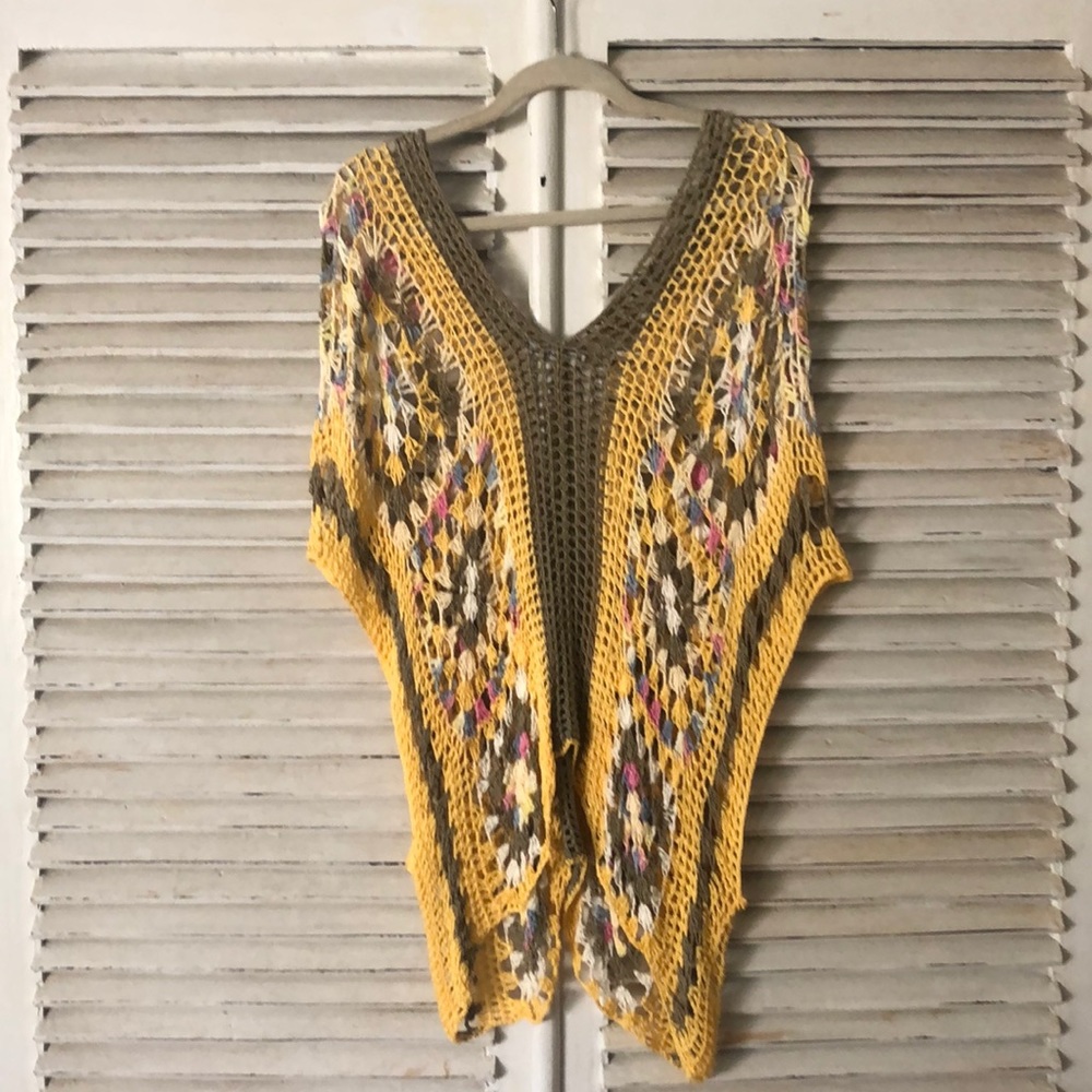 Tiara Hawai’i crochet top/coverup
